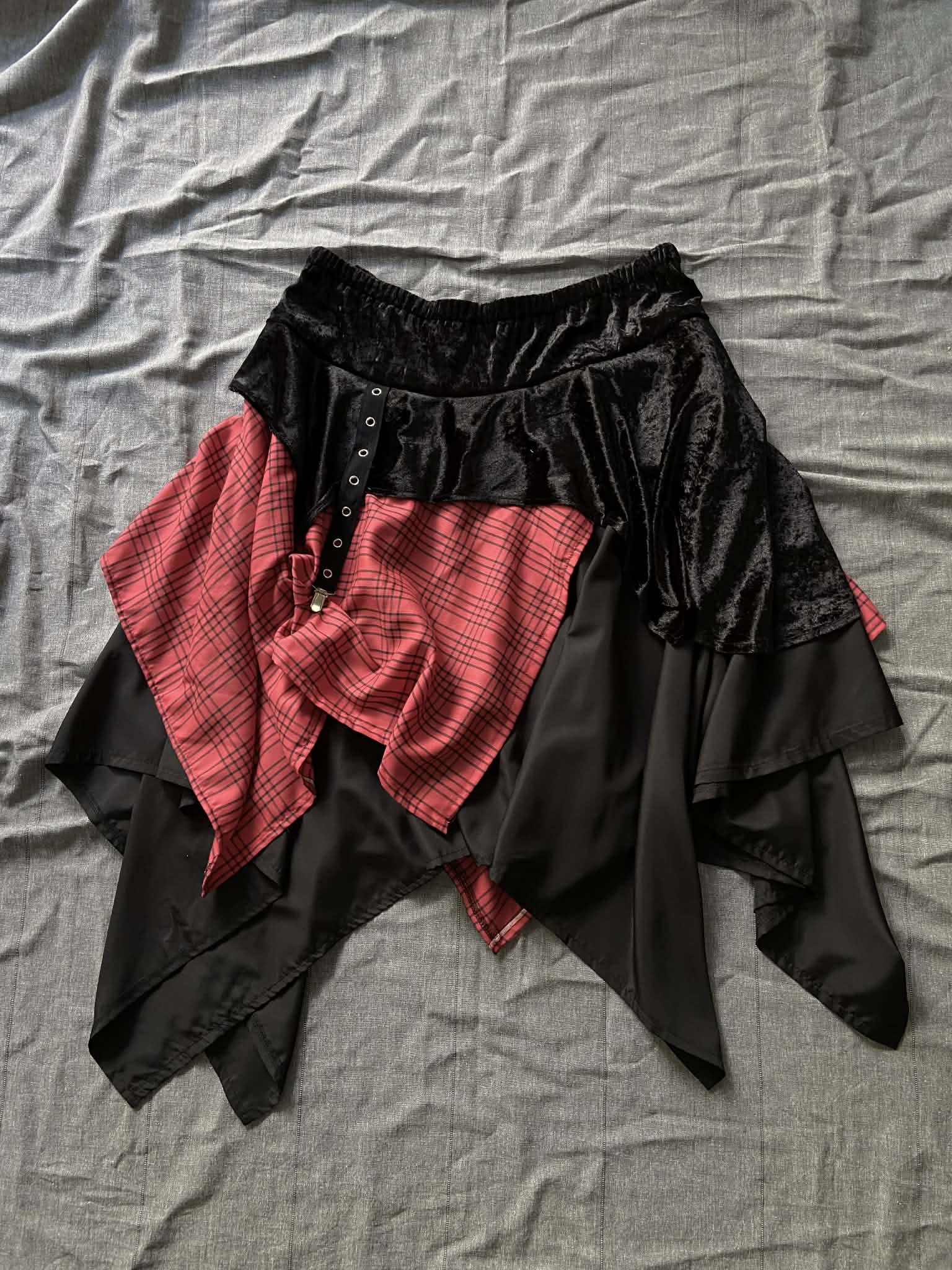 Twyla Hanky hem skirt - Black/Red Check (16)