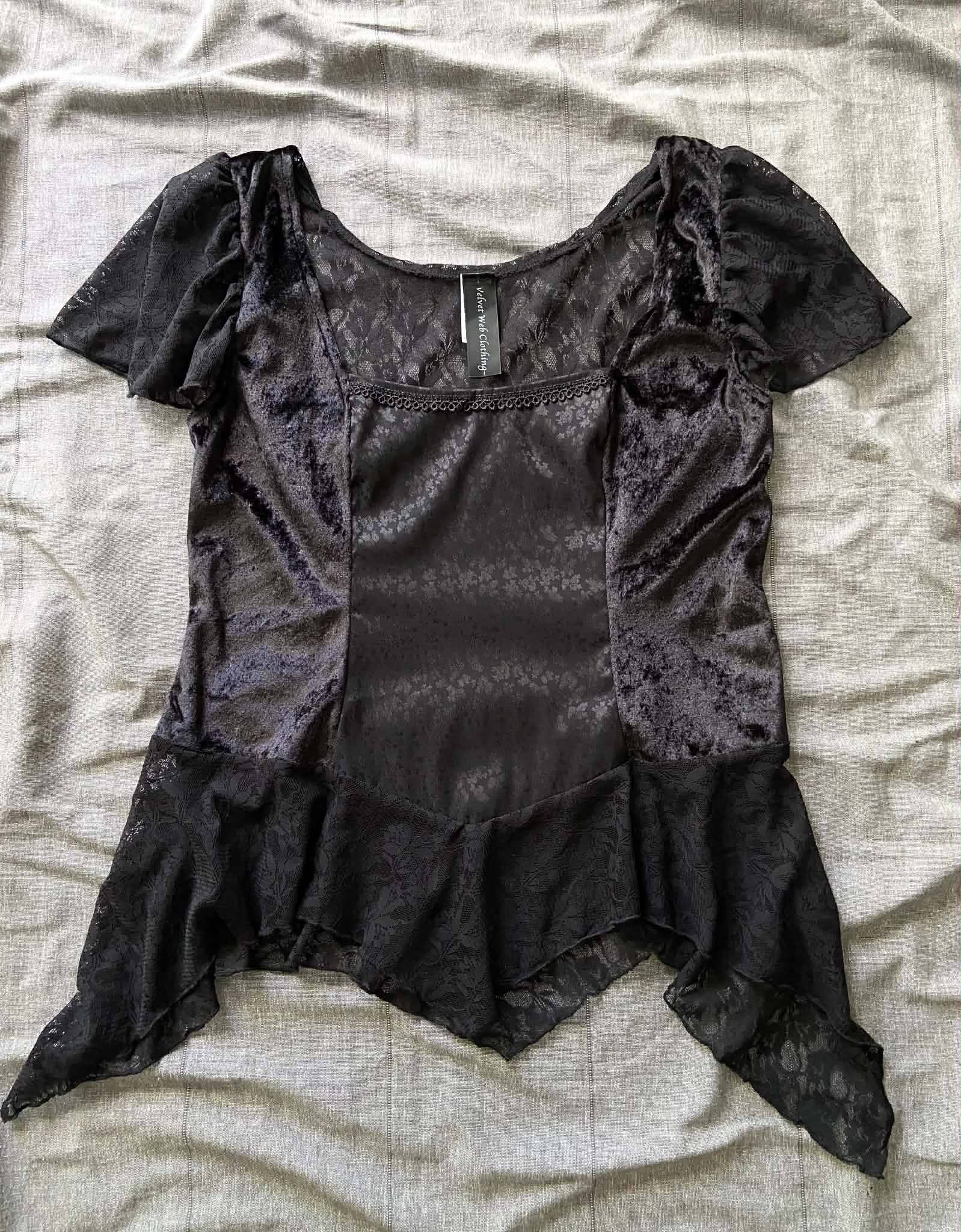 Lilith top - Black with Lace Hanky Hem (14-16)