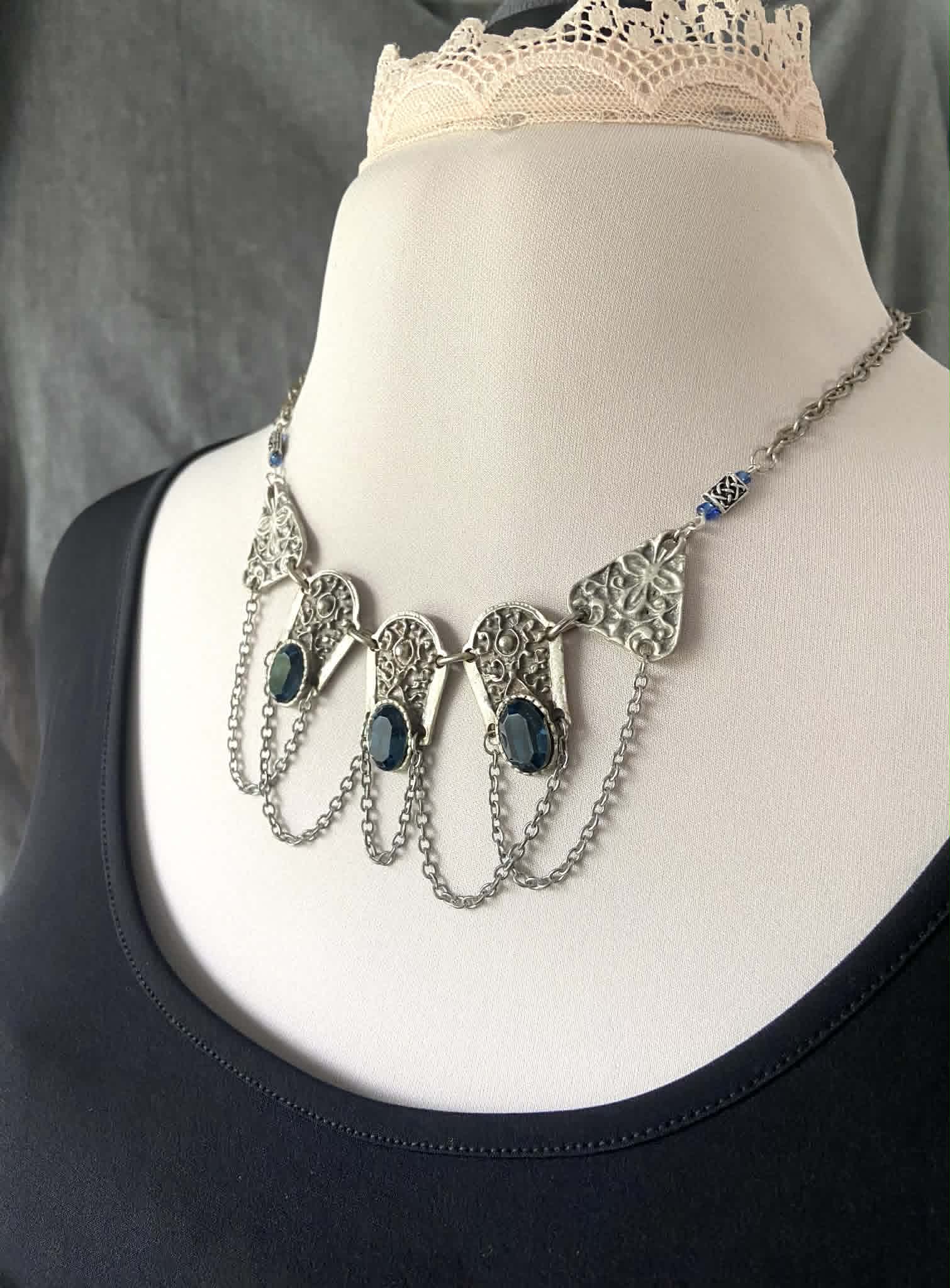 The Isolade Necklace