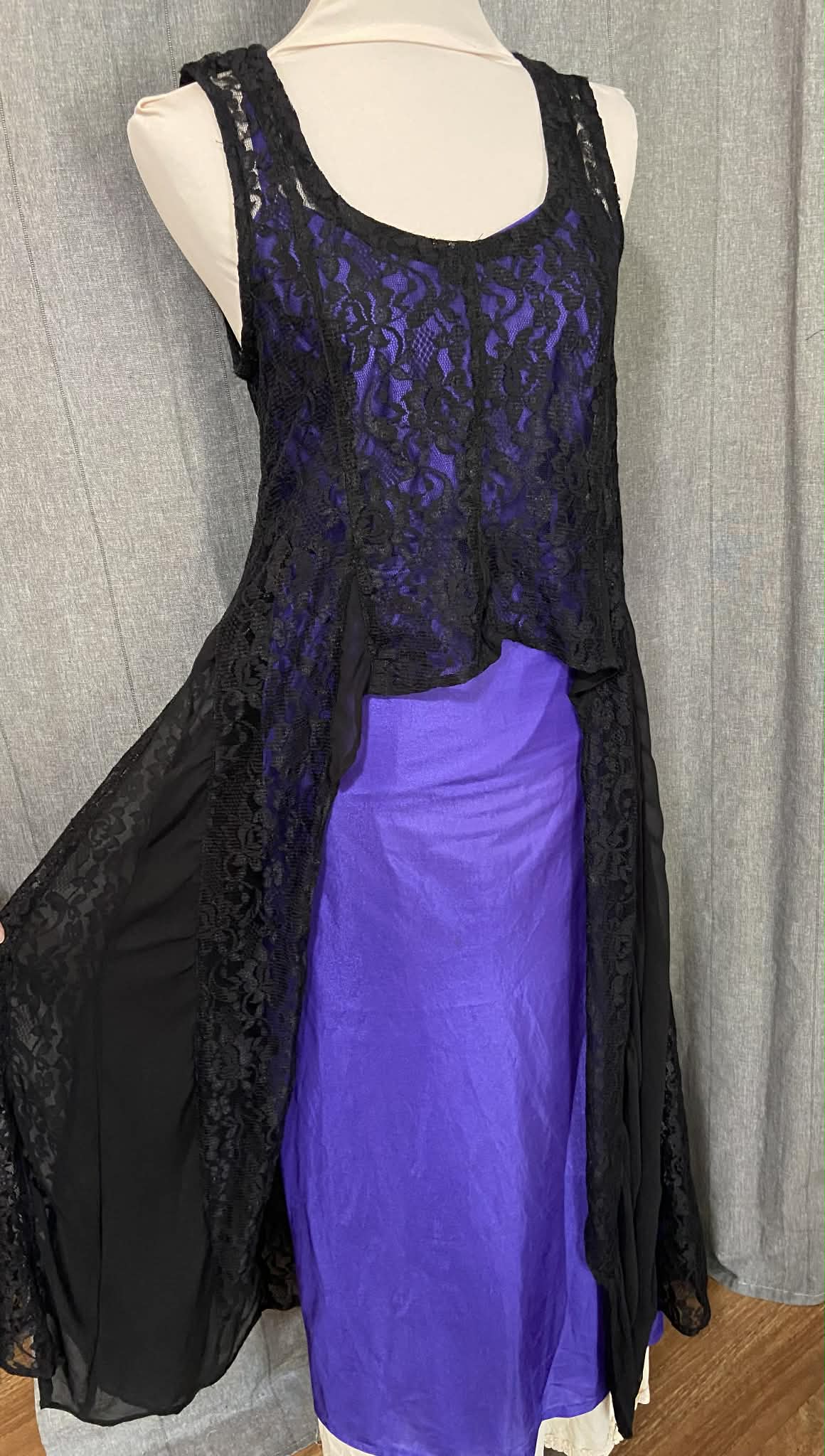 Vintage Lace Dress with Cropped Front (10-12)