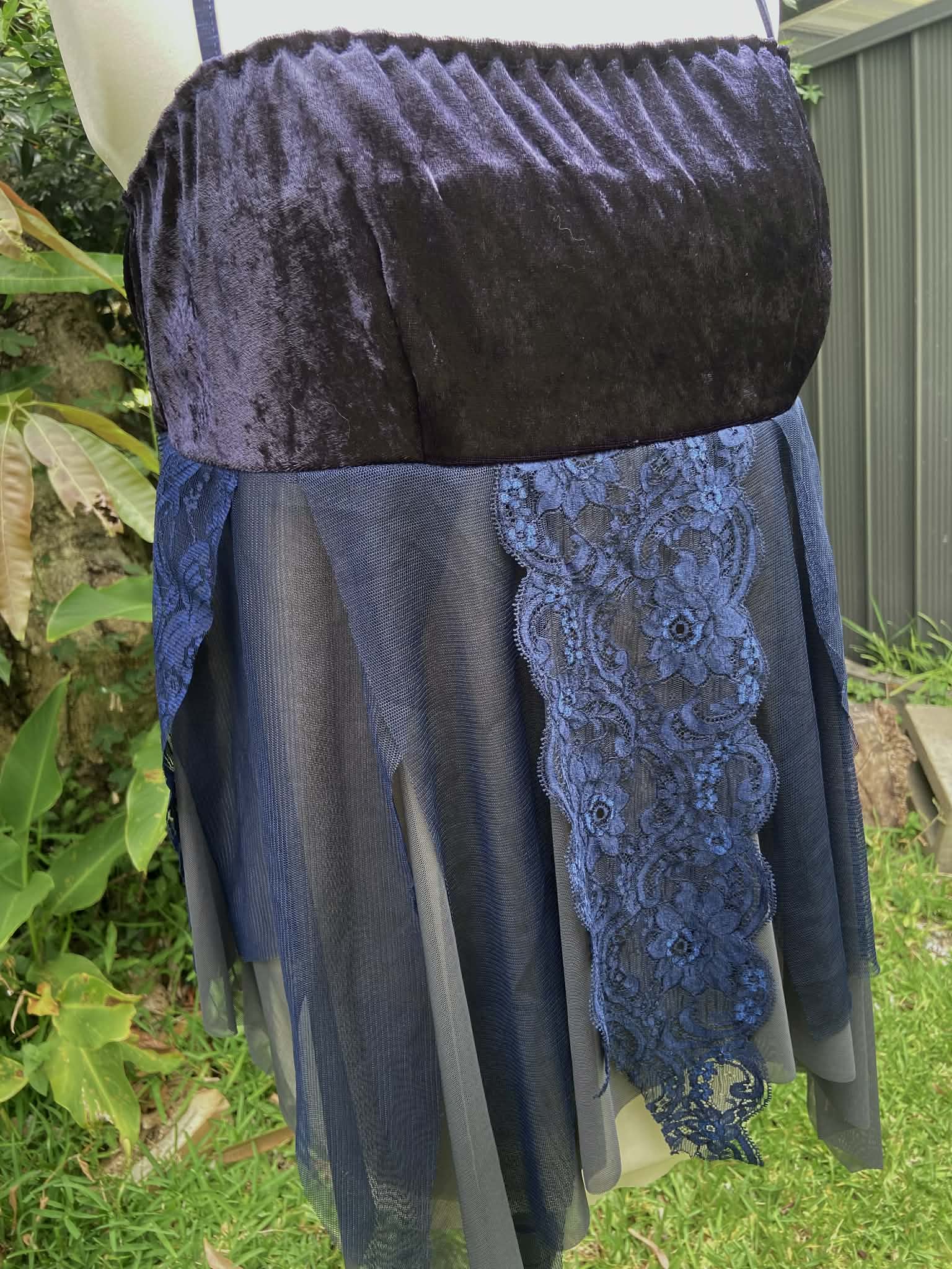 Tara Hanky Hem Top - Midnight Blue (2XL)