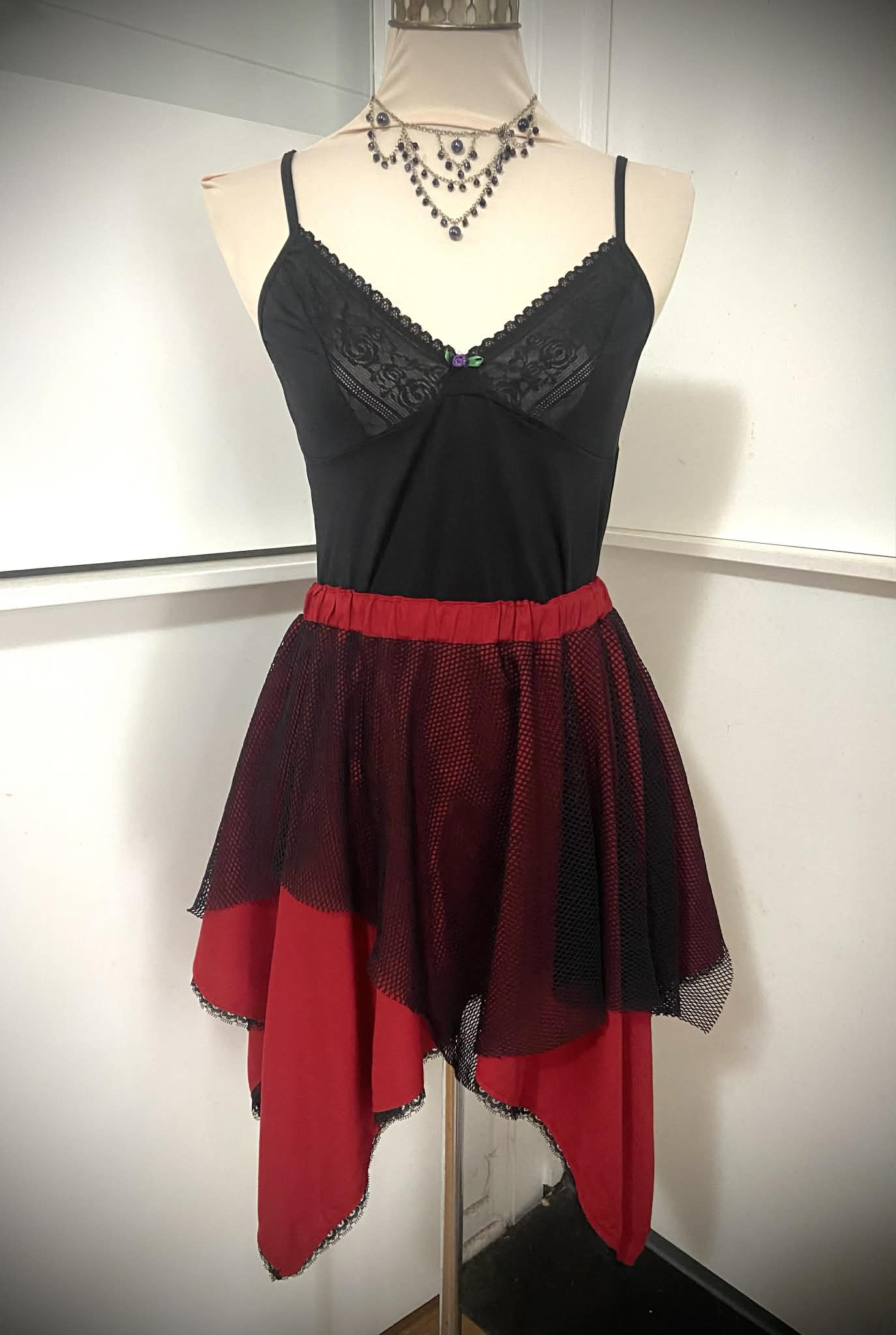 Twyla Hanky Hem Skirt - Red/Black Mesh (10-12)