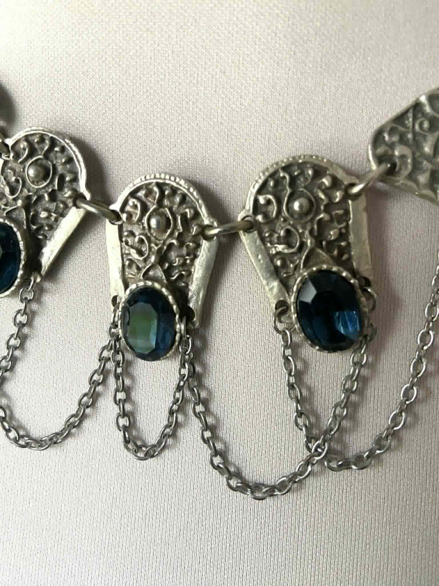The Isolade Necklace