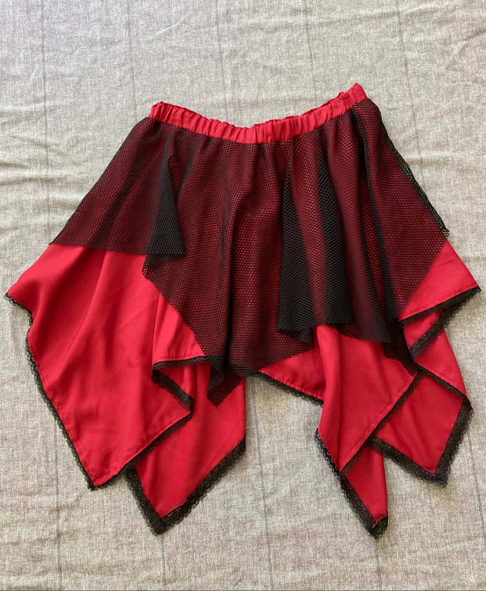 Twyla Hanky Hem Skirt - Red/Black Mesh (10-12)