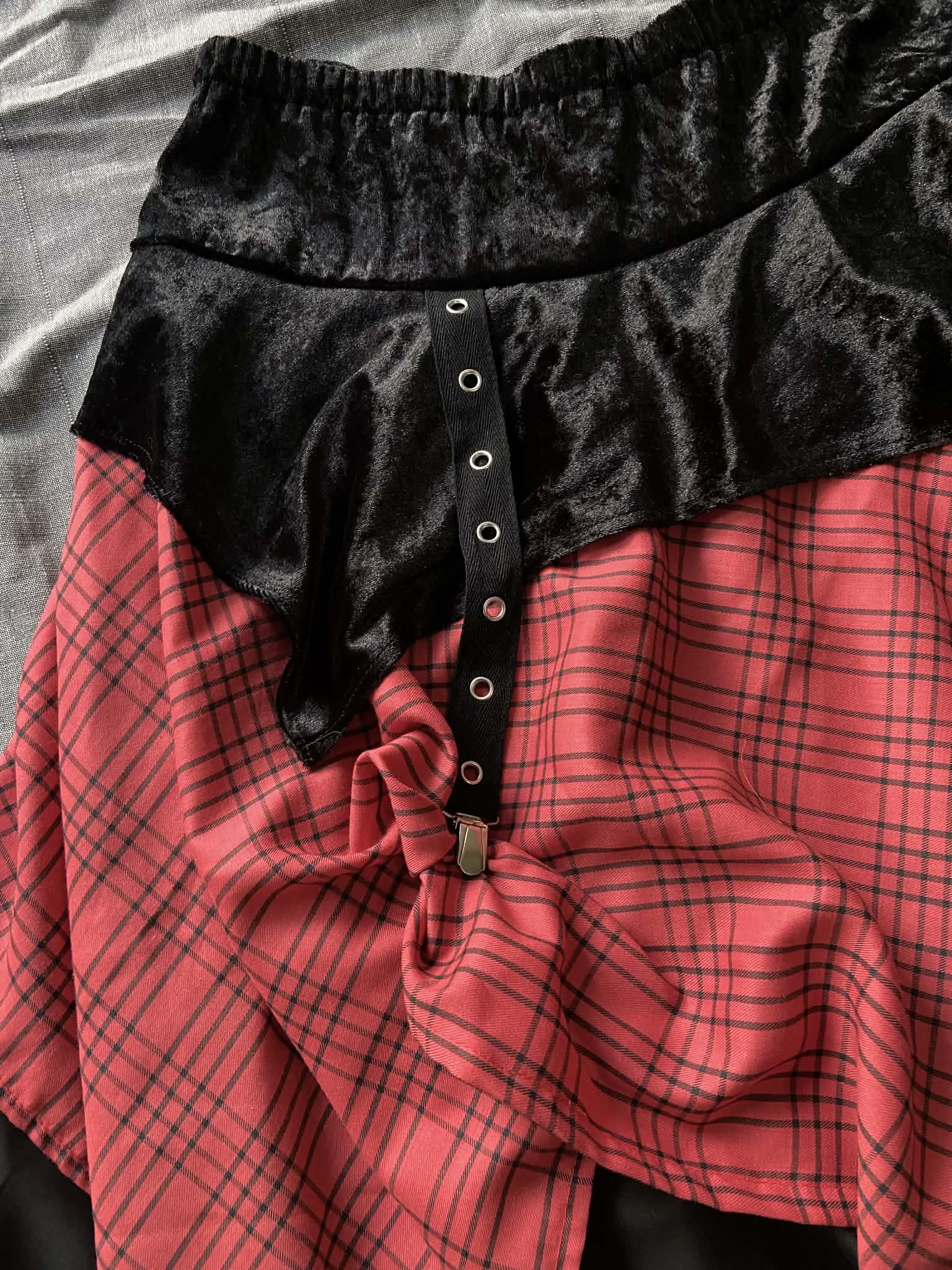 Twyla Hanky hem skirt - Black/Red Check (16)