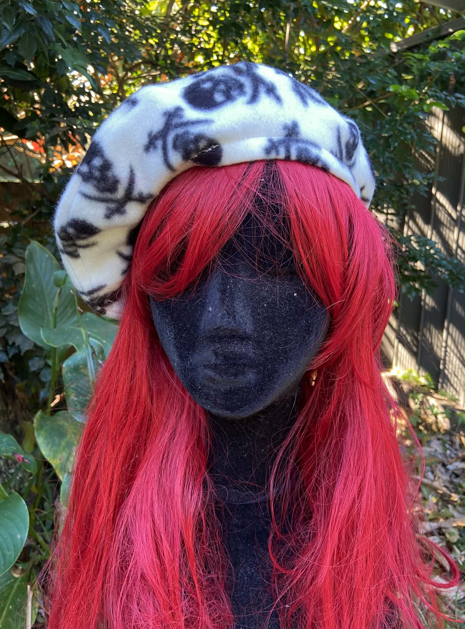 !!SALE!! Beret- fleece with skull print