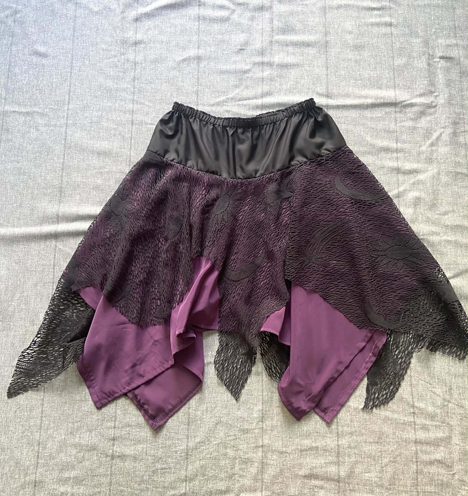 Twyla Hanky hem skirt - Moon & Stars (8-10)