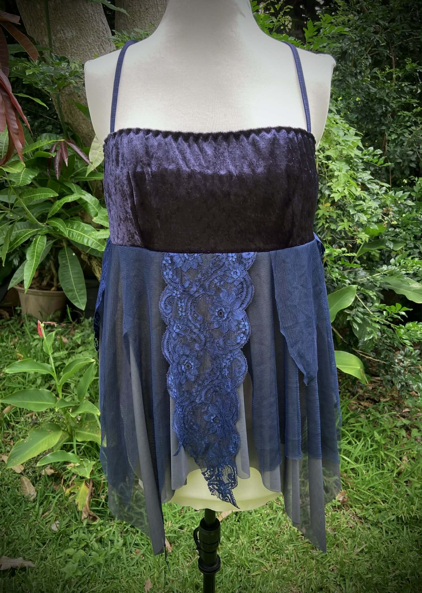 Tara Hanky Hem Top - Midnight Blue (2XL)