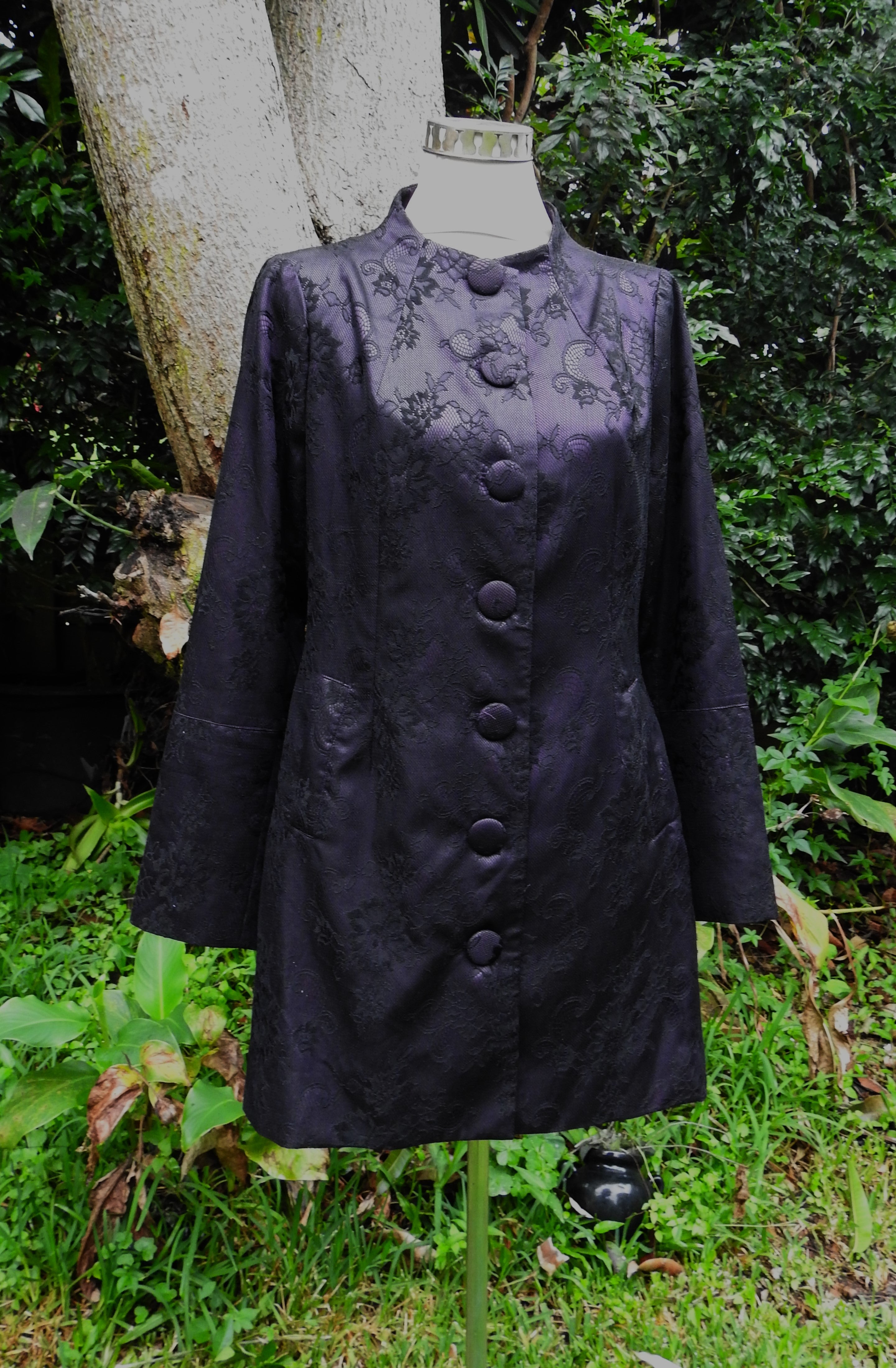 Black Lace Jacket with Purple Lining - Vintage (size 14)