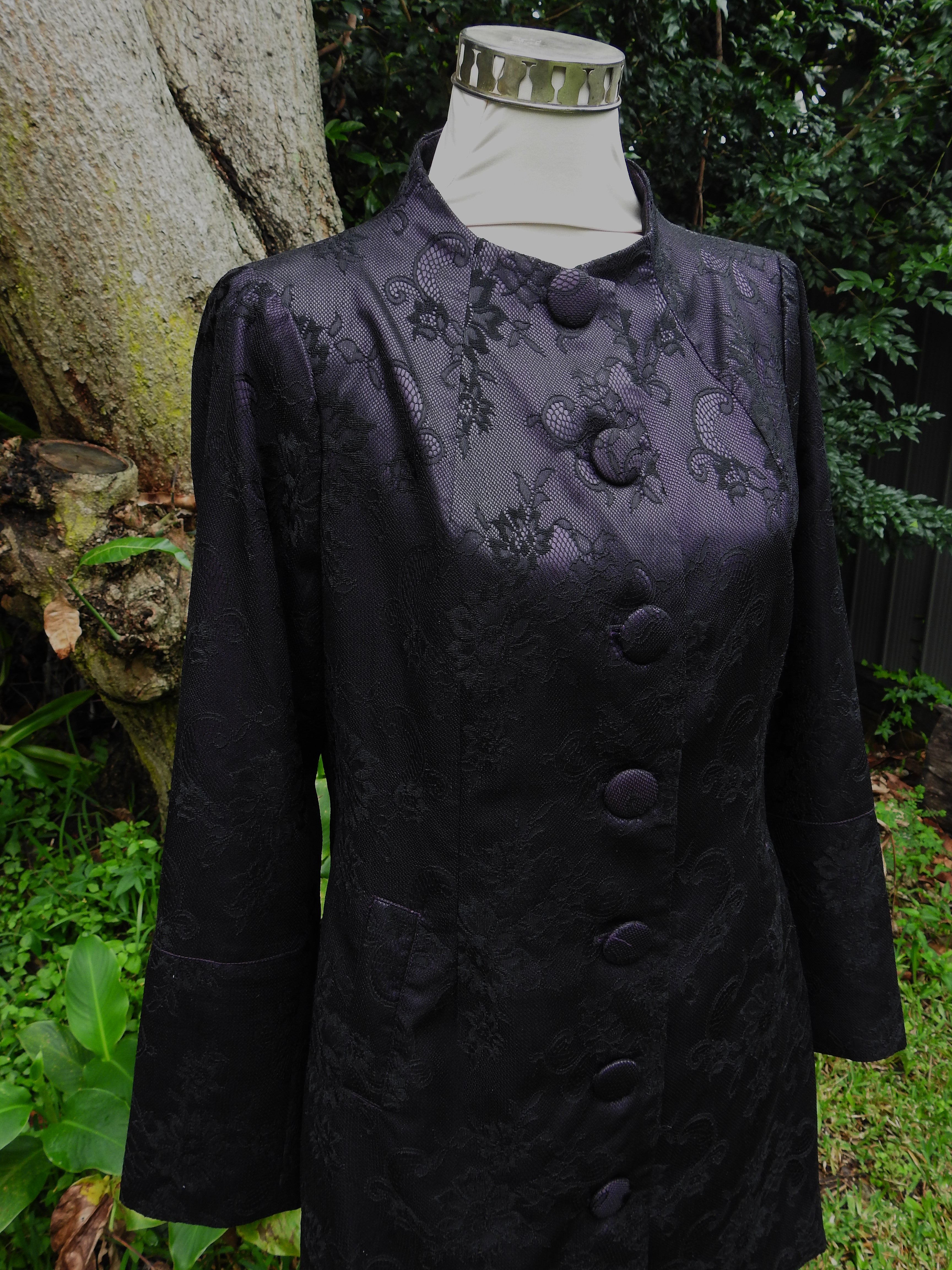 Black Lace Jacket with Purple Lining - Vintage (size 14)