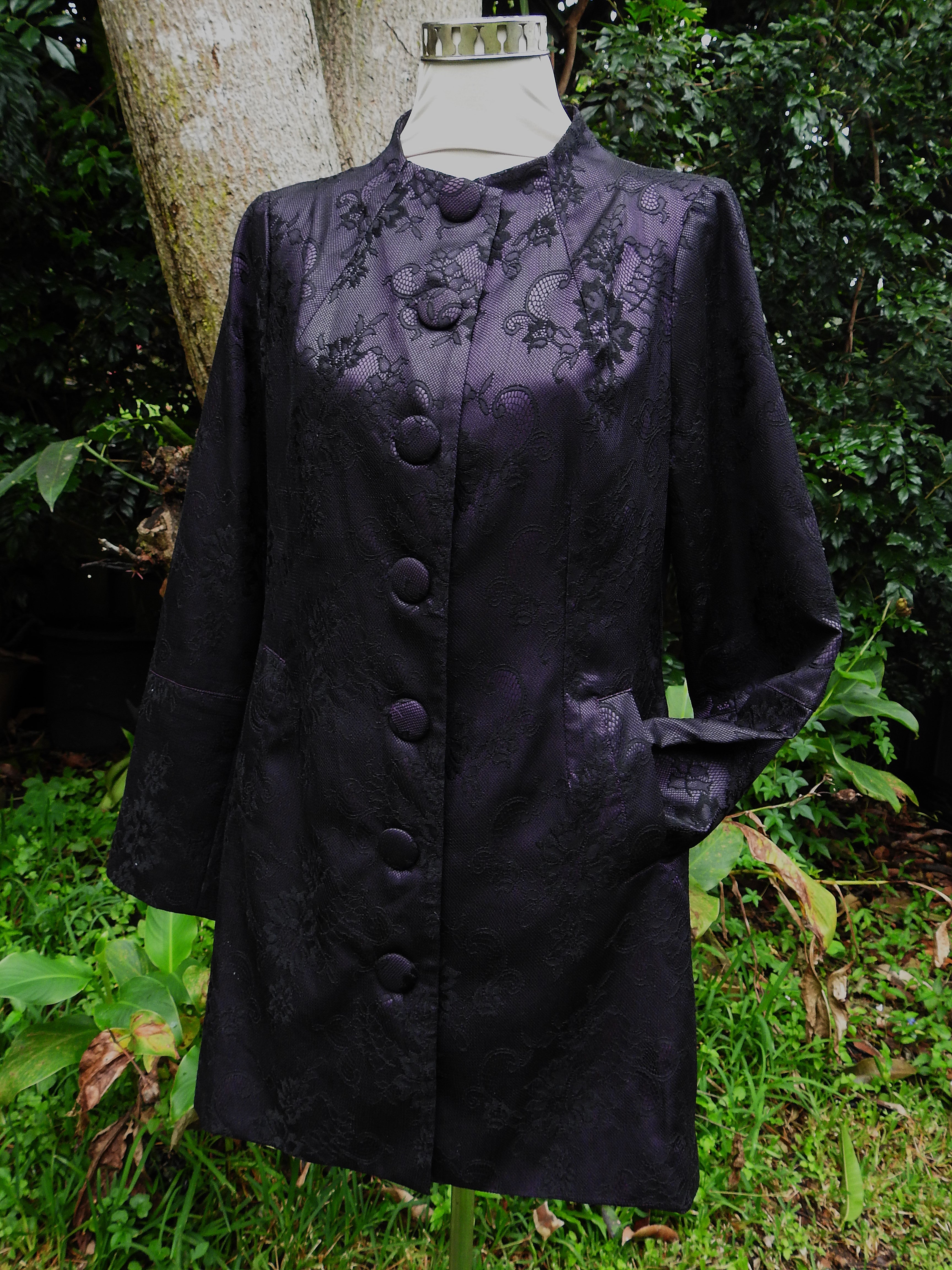 Black Lace Jacket with Purple Lining - Vintage (size 14)