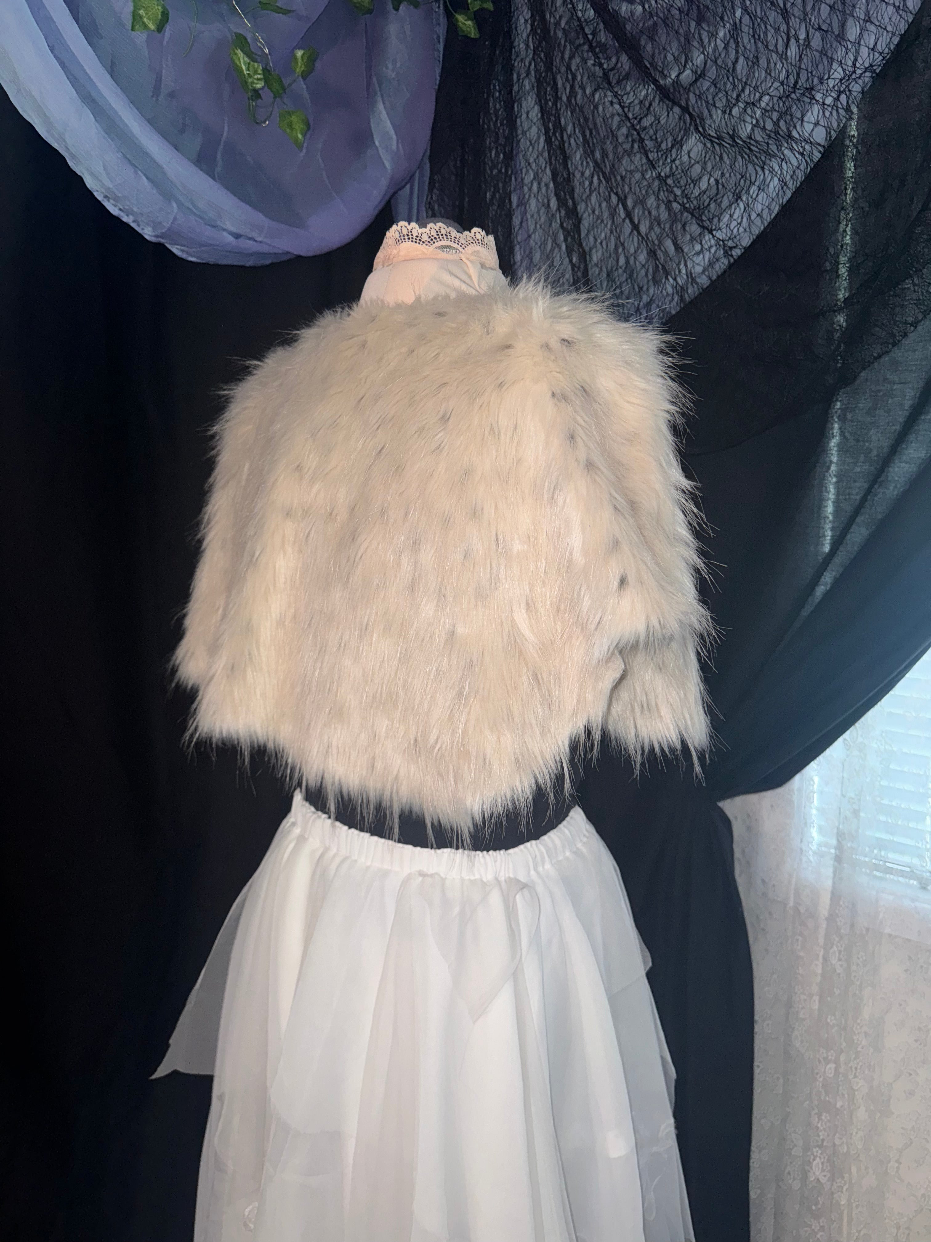 Ivory Night Capelet (One size)