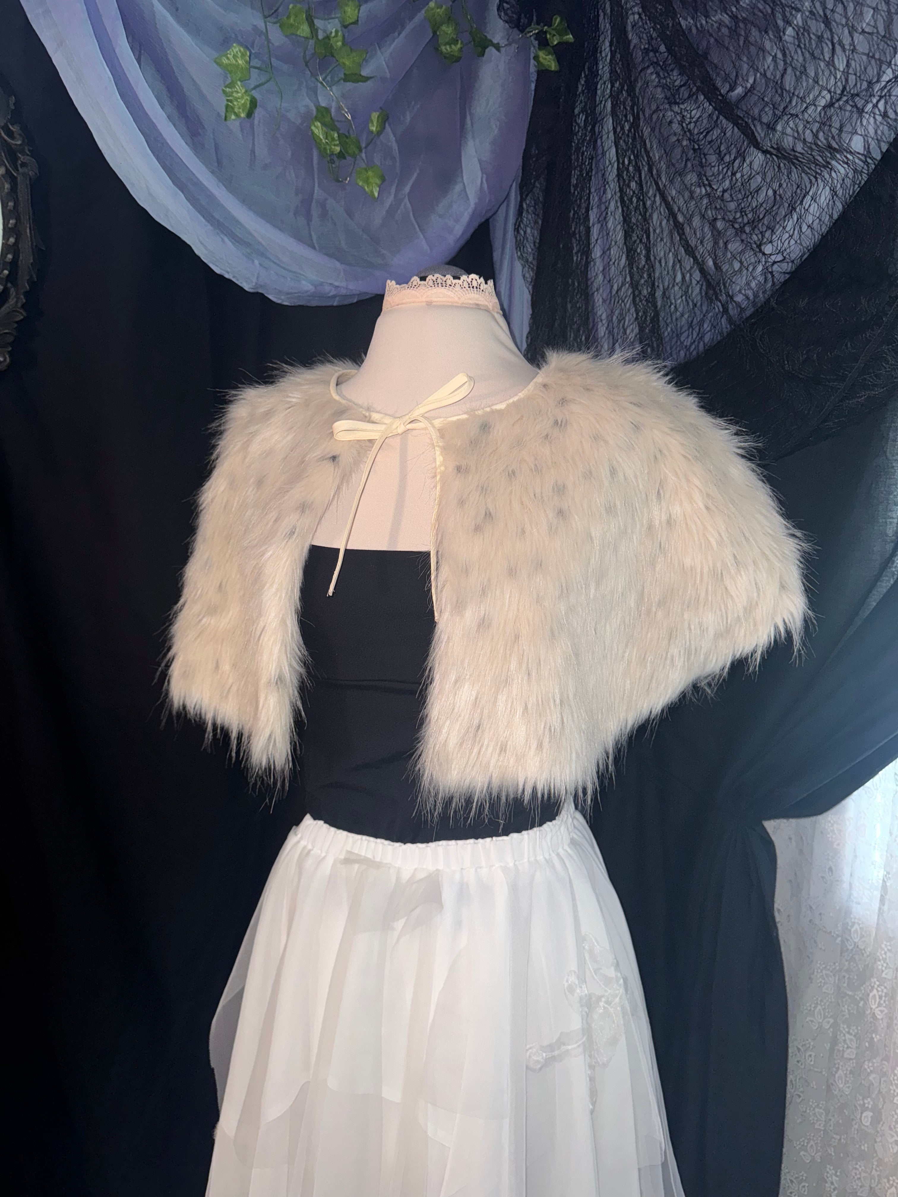 Ivory Night Capelet (One size)