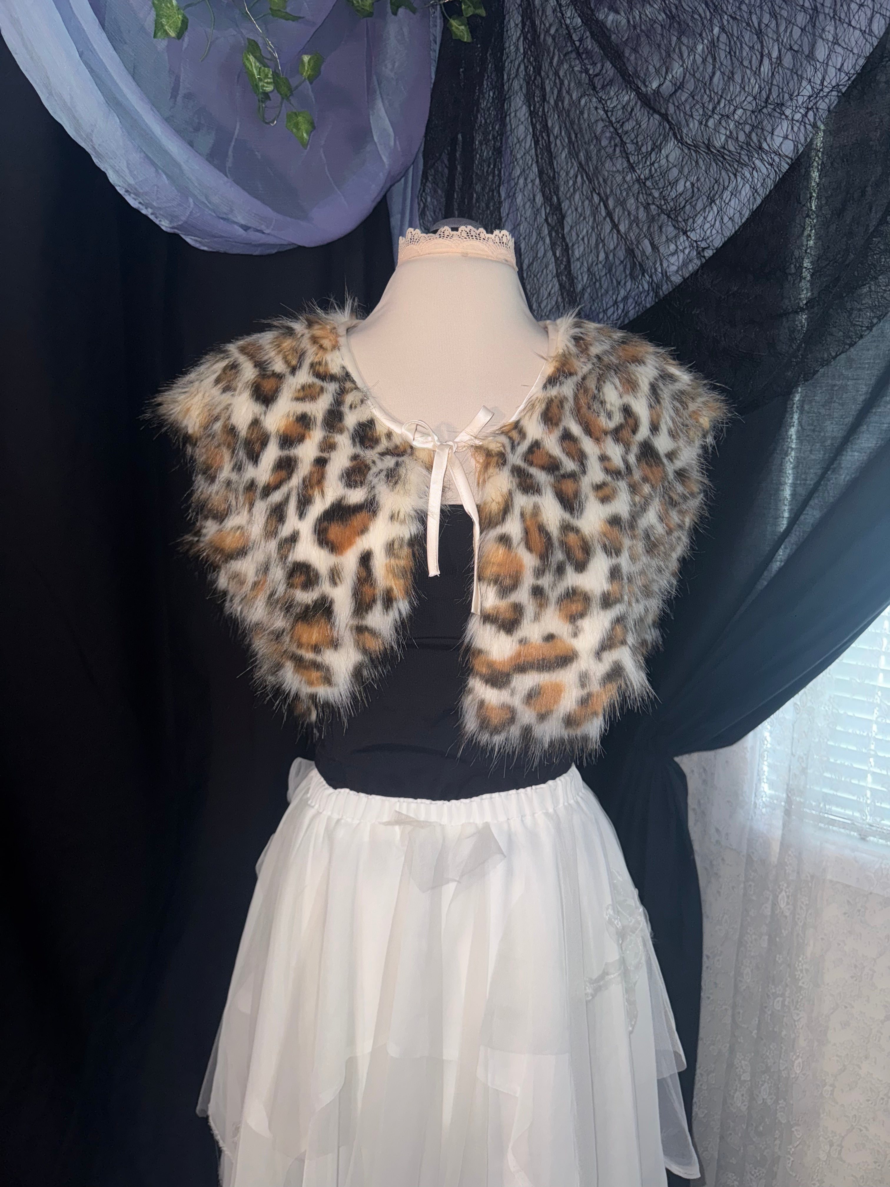 Wildspell Capelet (One size)