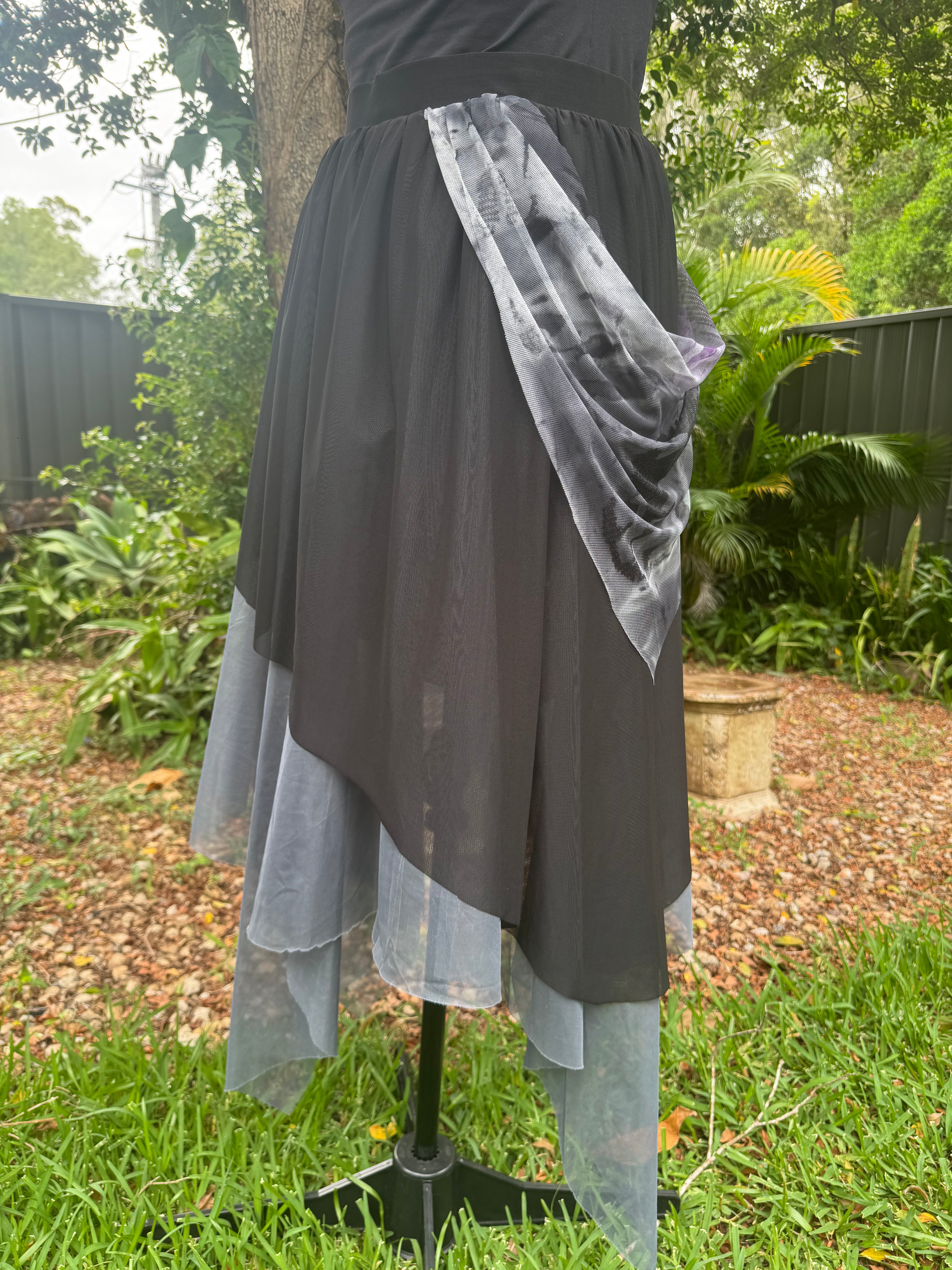Grave Mist Skirt (Size 14)