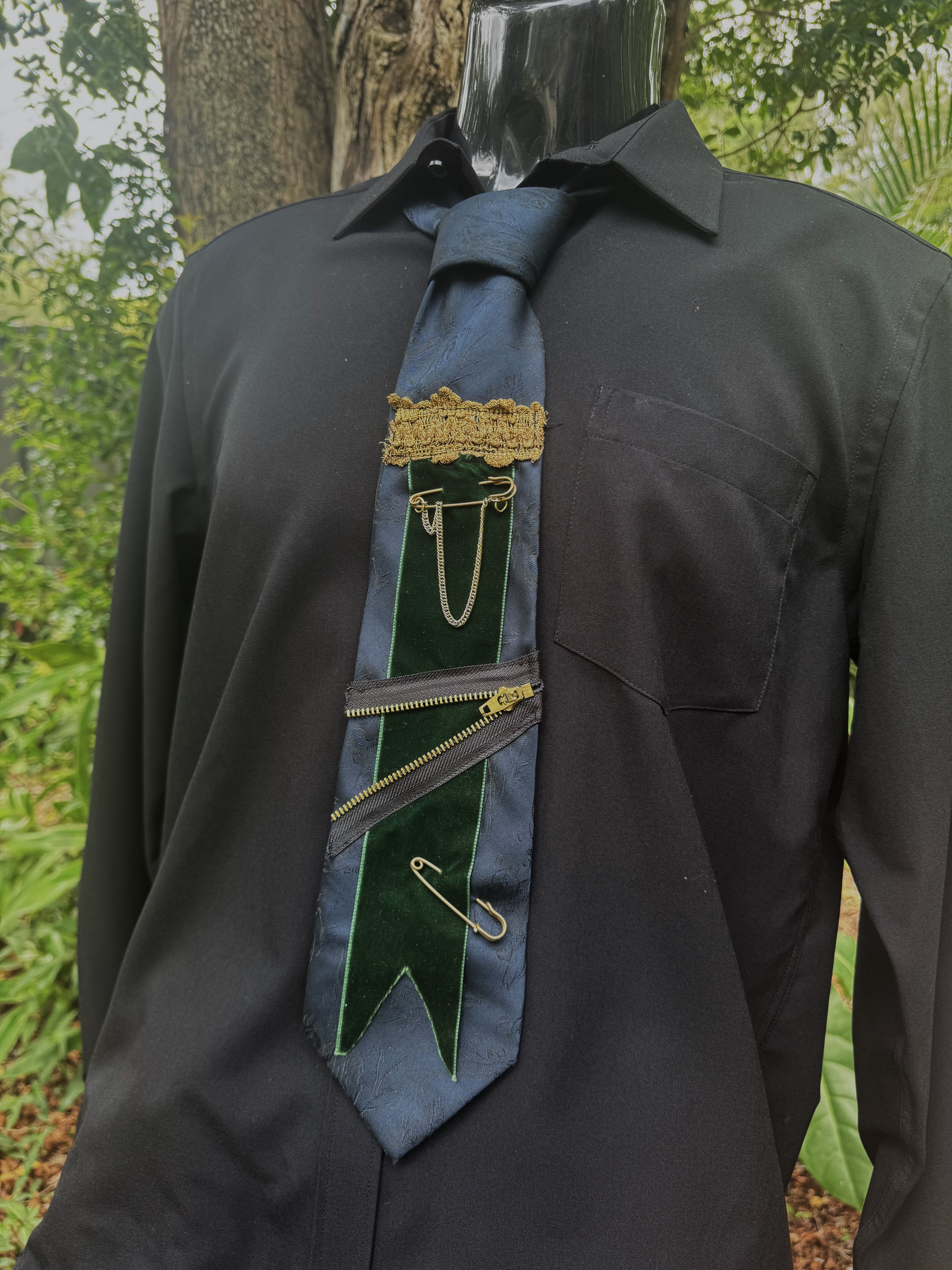 !!SALE!! Gilded Riot Tie