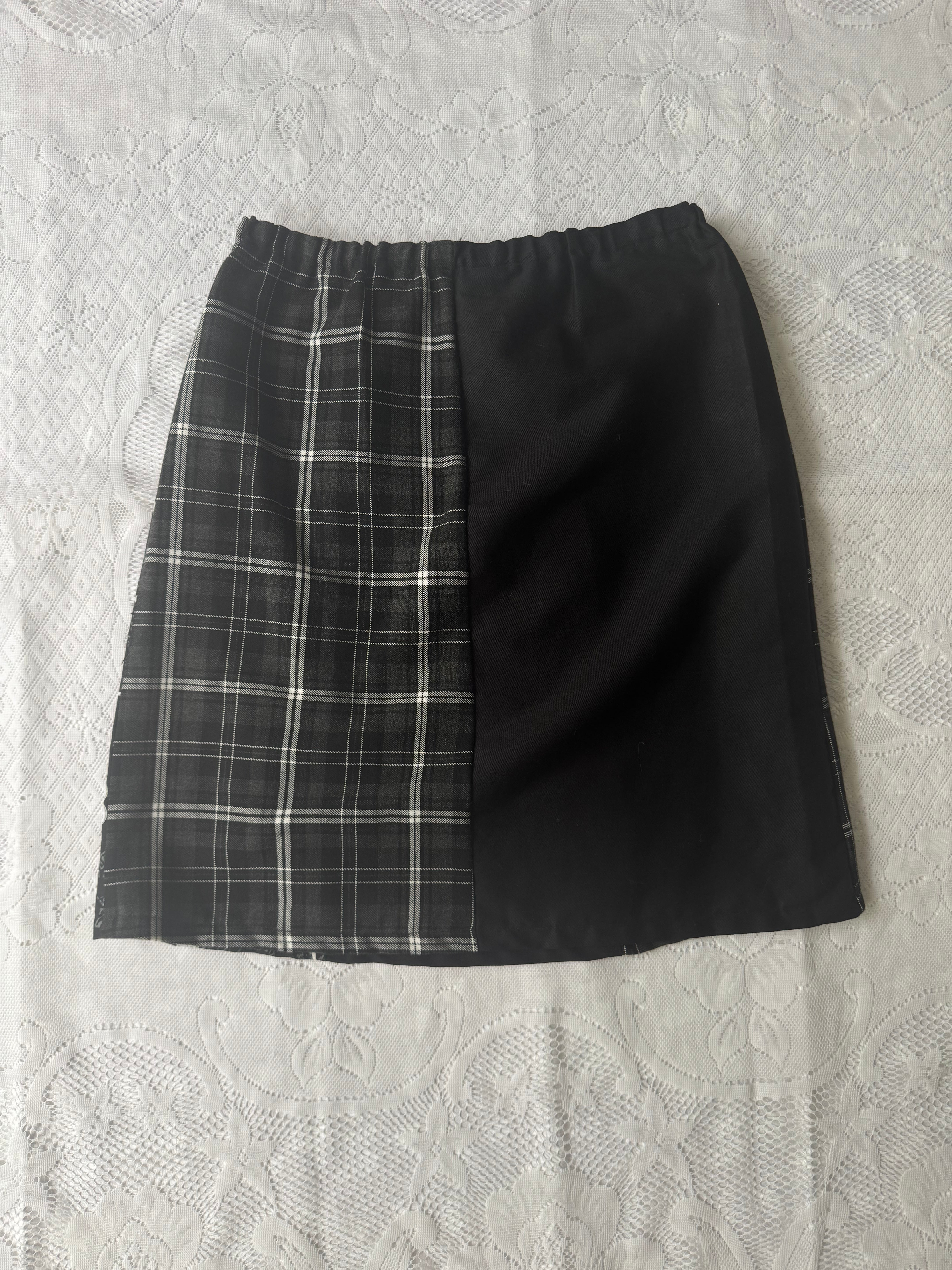 Heartlock Miniskirt (Size 10-12)