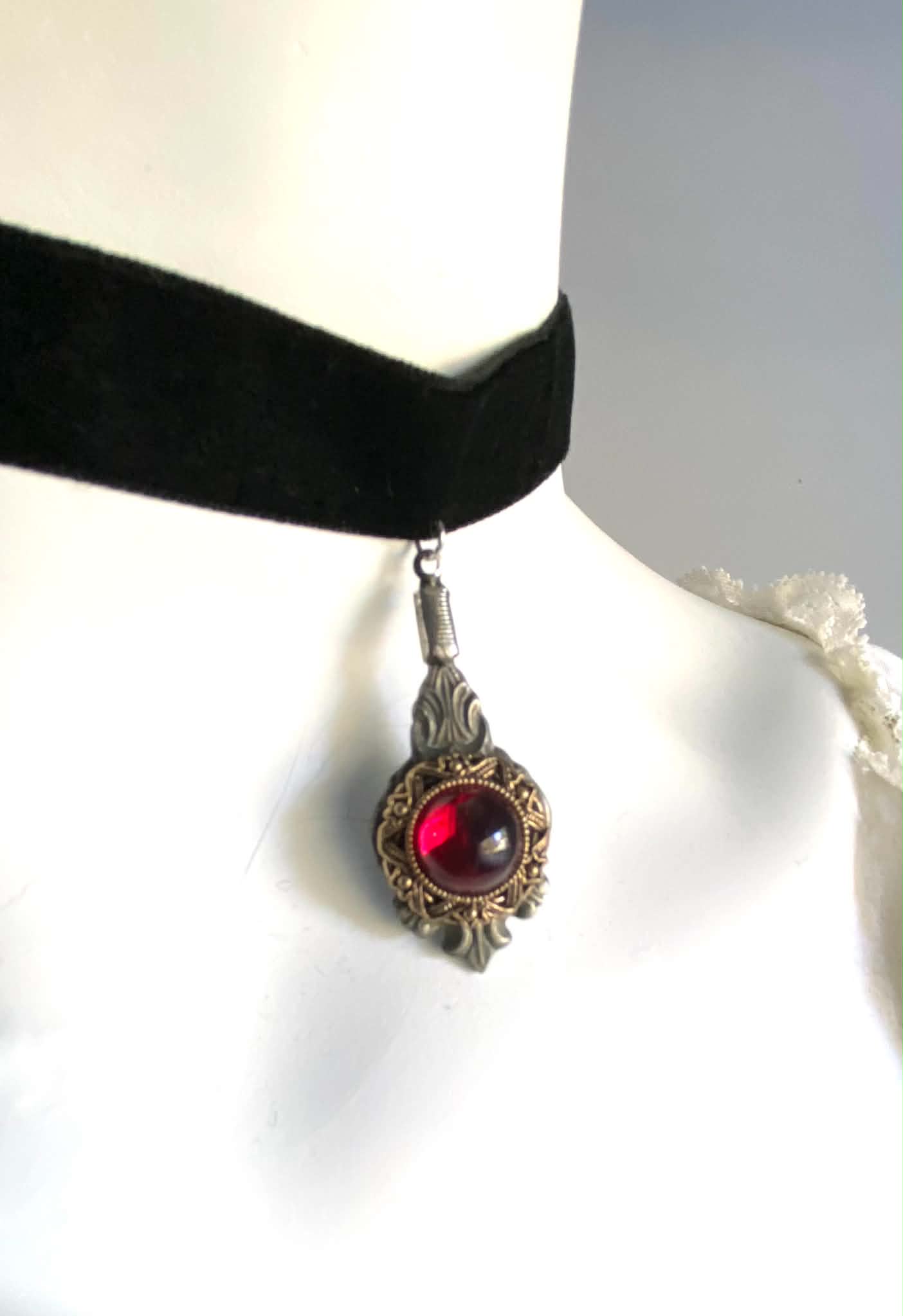 Choker with Vintage Pendant