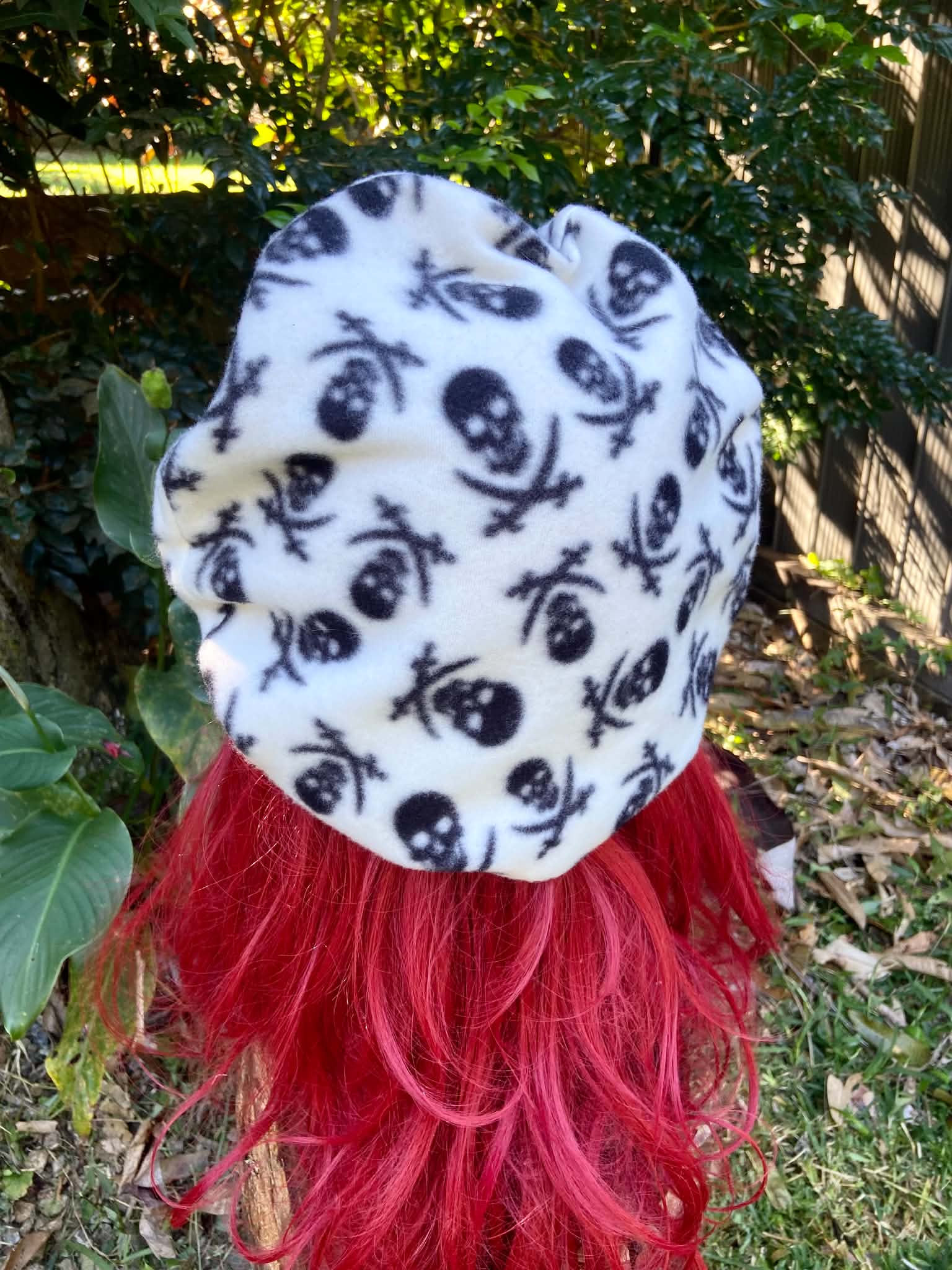 !!SALE!! Beret- fleece with skull print (wider brim)