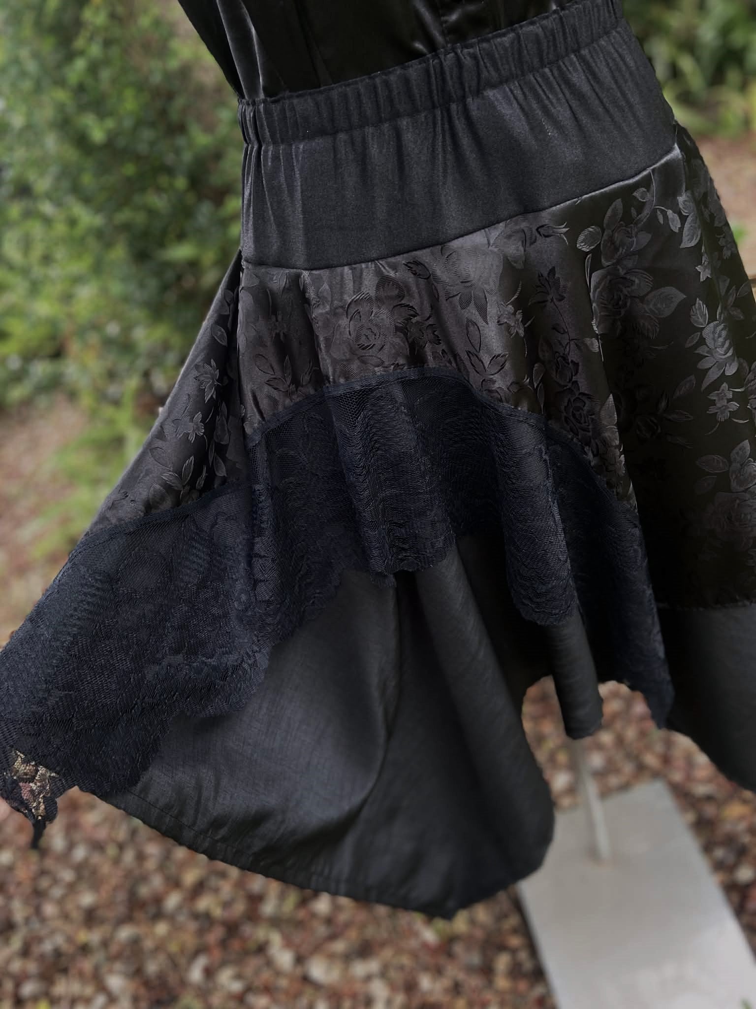 Twyla Hanky hem skirt - Black Rose (10)