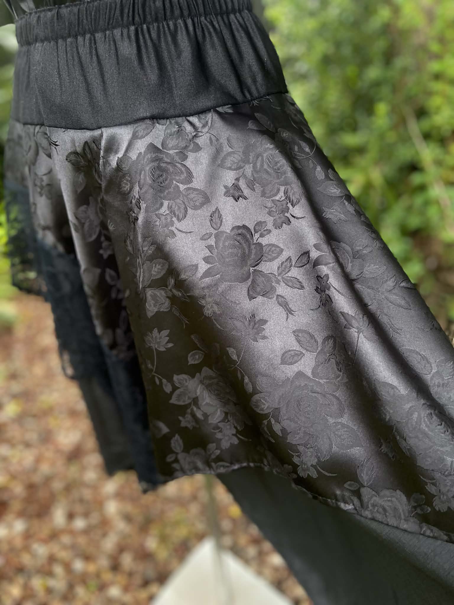 Twyla Hanky hem skirt - Black Rose (10)