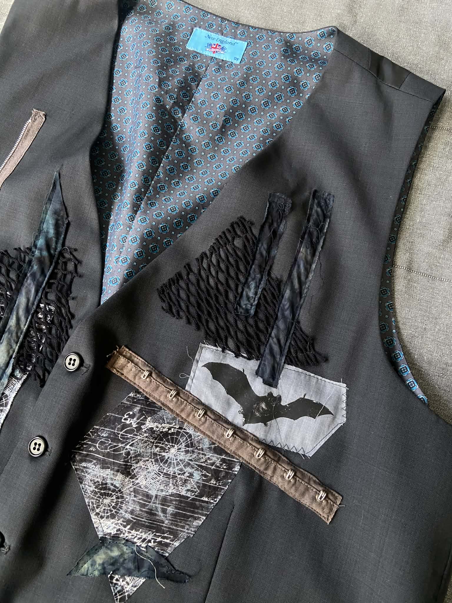 Revamped - Batastrophe Mens Waistcoat (2XL)