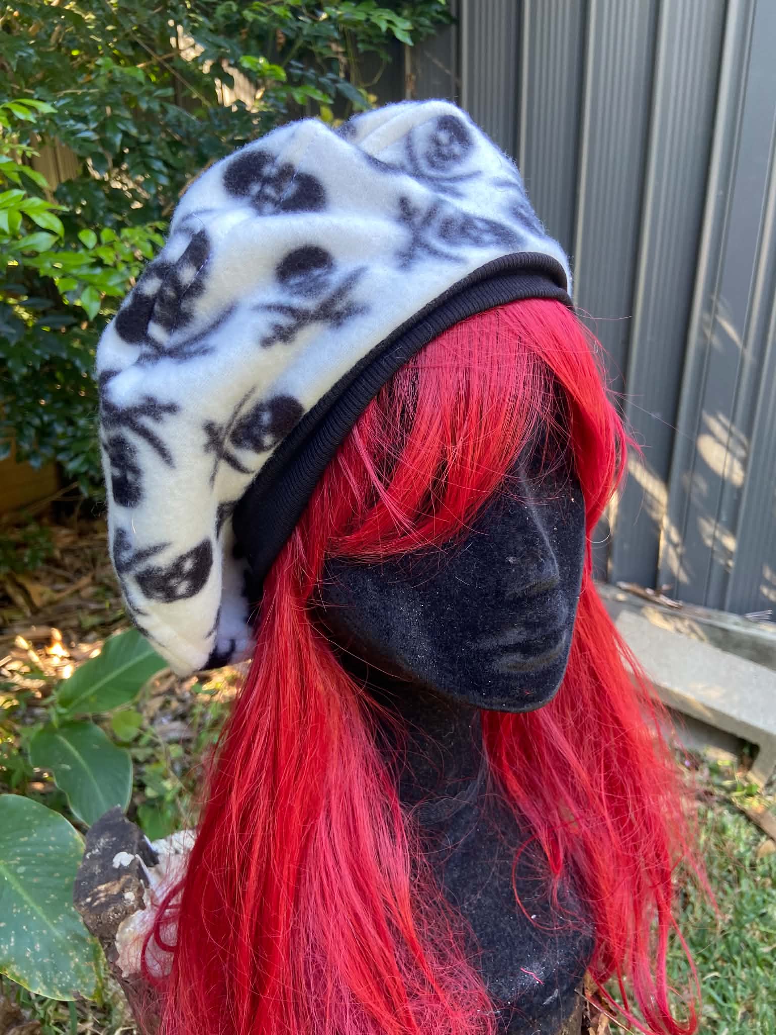 !!SALE!! Beret- fleece with skull print (wider brim)