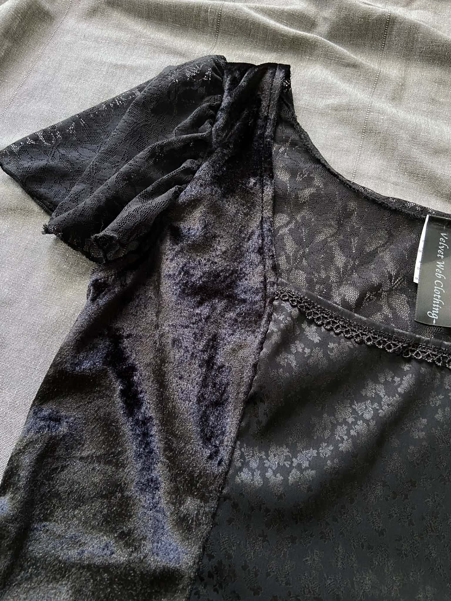 Lilith top - Black with Lace Hanky Hem (14-16)